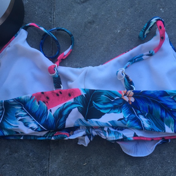 New bikini top xs - Picture 4 of 5